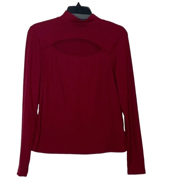 𝅺INC-INTERNATIONAL Concepts burgundy long sleeves top with keyhole details. PL - Picture 1 of 4